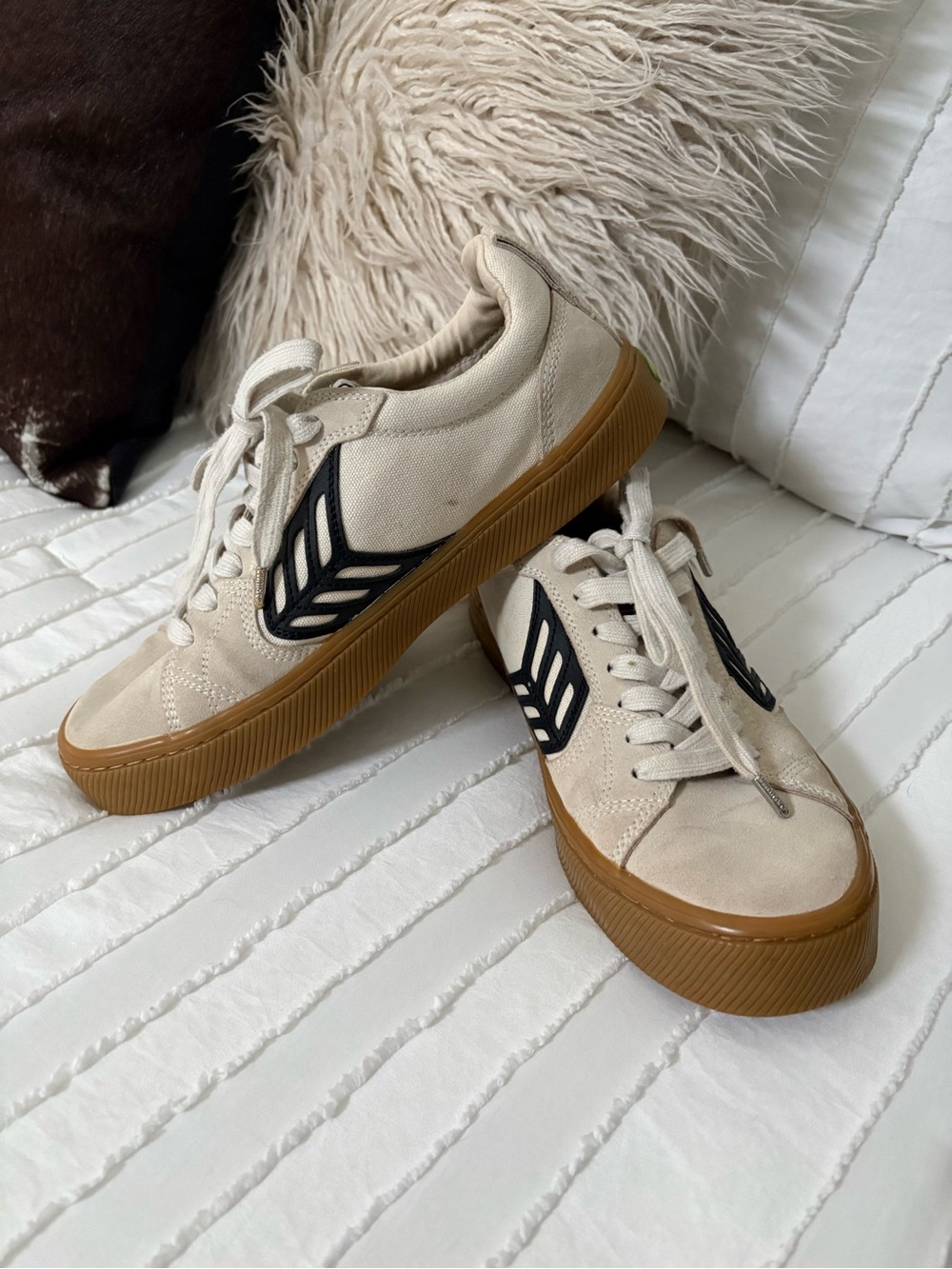 Cariuma Suede & Canvas Low-Top Sneakers in Cream with Gum Sole